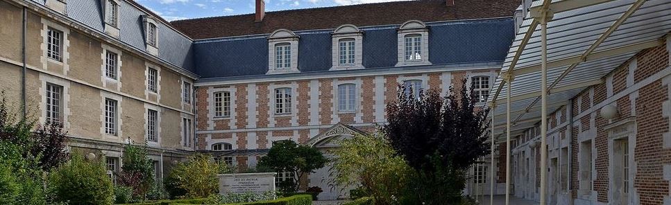 Lycée Jaques Amyot
